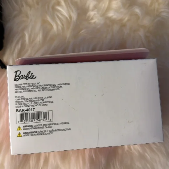 Pilot Barbie 60th Anniversary collector’s edition bag holder Barbie bling - Picture 3 of 4